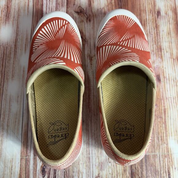 Dansko Vegan VOLLEY Womens Size EU 39 US 8.5-9 Red White Palm Canvas Clogs Shoes - Picture 5 of 10